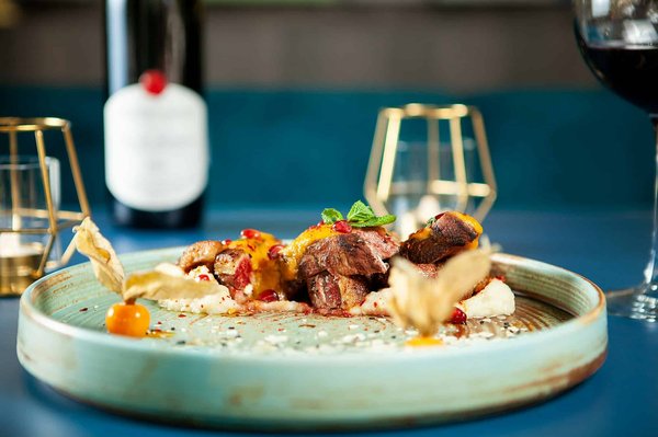 Comment découvrir les traditions culinaires des villages basques en Espagne ?